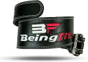 商品コード2b4hih299c商品名Beingfit トレーニングベルト リフティングベルト L 黒ブランドBeing fitカラー黒サイズ等L・「カウハイドレーザーを使用」トレーニングで体を追い込むのと同様に、このトレーニングベルトも激しいトレーニングに耐えれるよう、極厚の牛革カウハイドを使用。他の廉価版の合皮とは違い、表面が剥がれたりする心配は一切ありません。耐久性の高いステンレススチール製バックルはパワーベルトをしっかりホールド。これ1つで長期間ご利用頂けます。・「パフォーマンスを飛躍的に向上」Beingfit(ビーイングフィット)の筋トレ ベルトを装着すると、腹圧を向上させる事ができ、より重い重量をを持ち上げることができます。トレーニングの効率を上げる事で、初心者でもフィジカーでも時間を有効的に使え、より集中できます。ベンチプレス、スクワット、デッドリフトなどのトレーニングをしている方、重量を上げていきたい方におすすめです。・「改良を重ねた品質」通常のレザーと違って、柔らかいカウハイド皮を使っているので、新品の状態でもしっかり背中に馴染んでフィットします。またインナーには快適性を考慮して、厚手のスポンジが付いています。装着感は一般的なトレーニングベルトとは、一線を画す快適性・安定性を実現しました。カウハイドレザーをウエイトベルトに使用したのは、Beingfit が日本発。・「サイズ」Sサイズ: 910mm、Mサイズ: 1020mm、Lサイズ: 1100mm※ 他ネットショップでも併売しているため、ご注文後に在庫切れとなる場合があります。予めご了承ください。※ 品薄または希少等の理由により、参考価格よりも高い価格で販売されている場合があります。ご注文の際には必ず販売価格をご確認ください。※ 沖縄県、離島または一部地域の場合、別途送料の負担をお願いする場合があります。予めご了承ください。※ お使いのモニタにより写真の色が実際の商品の色と異なる場合や、イメージに差異が生じることがあります。予めご了承ください。※ 商品の詳細（カラー・数量・サイズ 等）については、ページ内の商品説明をご確認のうえ、ご注文ください。※ モバイル版・スマホ版ページでは、お使いの端末によっては一部の情報が表示されないことがあります。すべての記載情報をご確認するには、PC版ページをご覧ください。Beingfitパワーリフティングベル腹圧を向上させる事ができ、より重い重量をを持ち上げることができます。トレーニングの効率を上げる事で、初心者でもフィジカーでも時間を有効的に使え、より集中できます。ベンチプレス、スクワット、デッドリフトなどのトレーニングをしている方、重量を上げていきたい方におすすめです。カウハイドレーザーを使用激しいトレーニングに耐えれるよう、極厚の牛革カウハイドを使用。他の廉価版の合皮とは違い、表面が剥がれたりする心配は一切ありません。耐久性の高いステンレススチール製バックルはパワーベルトをしっかりホールド。これ1つで長期間ご利用頂けます。通常のレザーと違って、柔らかいカウハイド皮を使っているので、新品の状態でもしっかり背中に馴染んでフィットします。またインナーには快適性を考慮して、厚手のスポンジが付いています。一般的なトレーニングベルトとは、一線を画す快適性・安定性を実現しました。必ず適正なサイズを確認の上、ご購入ください。ご購入前におへその周囲を計測いただき、適正なサイズを確認の上サイズをお選びください。Sサイズ：ウエスト65～82cmMサイズ：ウエスト76～93cmLサイズ：ウエスト80～100cm