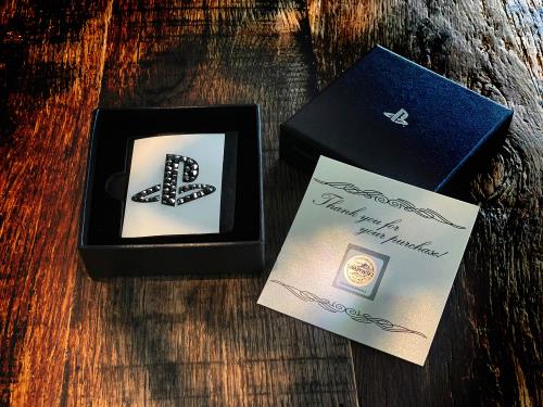 プライムデー記念発売 SWAROVSKI ステッカー for PlayStation (ブラック)