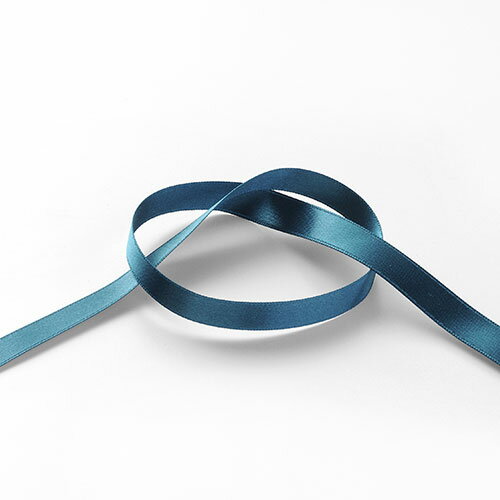 ●素材：ポリエステル100％【商品の特徴】程よい光沢感で高級感があります。小物作りからお洋服の飾りまで、幅広くご利用頂けます。＜ご注意＞・製造の工程上、1反の中に繋ぎ目が入る事があります。・1反15mです。15m以上の場合には、複数に分かれ...