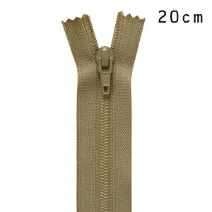 ●樹脂ファスナー●用途：衣料（スカート、ワンピース、パンツなど）【商品の詳細】柔らかさと薄さを追求したニットテープにエレメント（ファスナーのかみ合う部分）を編込んだファスナーです。薄い生地やストレッチ素材に対してドレープ性に優れ、婦人服のシルエットを表現するのに最適です。ファスナーを縫製した際、生地やファスナーの波打ち現象が目立たず、美しく仕上がります。また、上止、下止ともに樹脂仕様のため、子供服にも安心してご利用頂けます。＜ご注意＞・ご購入頂く生地などの色に合わせて、ファスナーをお選びするサービスは行っておりません。ご要望頂きましても、システムの都合上ご対応出来かねますので、何卒ご了承下さいませ。・オンラインショップにおきましては、ファスナーの長さ調節は出来ませんので予めご了承下さいませ。【ご注文前に必ずお読み下さい】・表示価格は1本の価格です。・製造ロット、ご覧になるディスプレイや視覚環境により、実際のカラーと異なる場合がございます。・当社の他オンラインショップと在庫を共有しており、注文が確定しても完売・欠品の場合があります。予めご了承下さい。