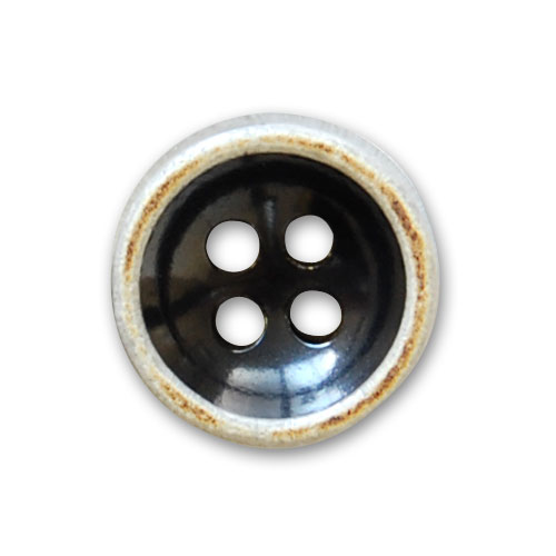 ●素材：ユリア樹脂●ボタンの厚み：約4mm【商品の詳細】水牛で人気の「焼き加工」という加工を模したボタンです。手の込んだ表情豊かなボタンで、色・サイズ共に幅広いので、どんな衣服にでも合わせやすいです。＜ご注意＞製造の工程上、フチの白さや、模...