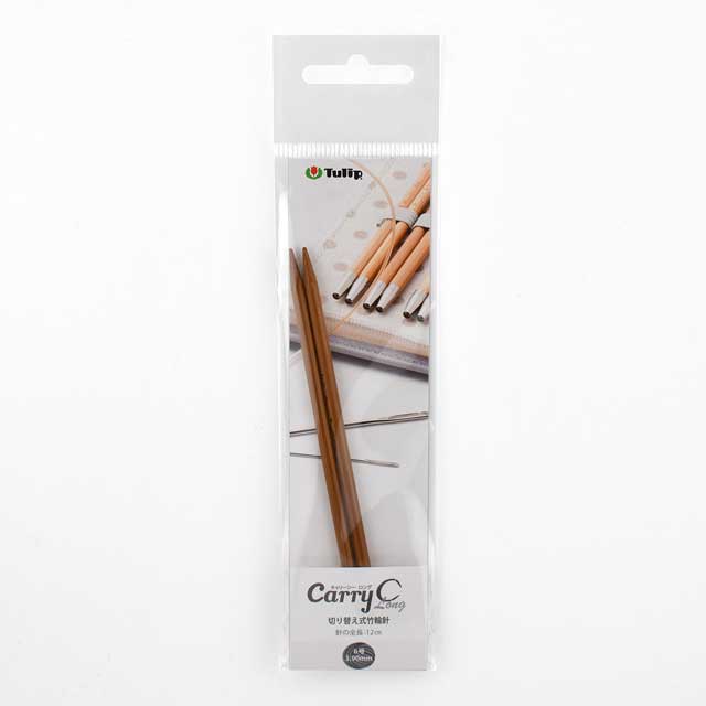 ●素材：竹、スチール、ニッケルめっき●サイズ：6号（太さ3.90mm / 針の全長：12cm）●内容：1組●生産国：日本●互換性のあるアイテム：　キャリーシー　切り替え式竹輪針（CCJA-09〜11、CCJA-50〜60）　キャリーシーロング　切り替え式竹輪針（CCJA-29〜39、CCJA-45〜47）　キャリーエス　切り替え式あみ針コード（CSJA-01）　キャリーシー・キャリーティー　切り替え式あみ針用コード（CCJA-22〜25）　キャリーシーロング　切り替え式あみ針用コード（CCJA-40〜44、CCJA-48〜49）　切り替え式あみ針用ストッパー（CCJA-44）　切り替え式あみ針用アダプター（CCJA-27）※キャリーエス　切り替え式あみ針コード（CSJA-01）と接続可能ですが、編みにくいため推奨しません。※キャリーシー・キャリーティー　切り替え式あみ針用コード（CCJA-22〜25）と接続可能ですが、全長はコードの表記サイズより5cm短くなります。輪編みにする場合は（CCJ-22）の40cmコードは使用できません。【商品の説明】キャリーシーロングの針です。キャリーシー（針の全長9.5cm）とキャリーシーロング（針の全長12cm）は、ご自身の手の大きさや編み方に合わせて、お好みの針の長さをお選びください。キャリーシーロングは、シャープな針先と長めの針が編み目をすくいやすく、編み心地が良いです。用途に合わせて、針、コード、ストッパー、アダプターを自由自在に付け替えることができる、切り替え式竹針シリーズ。ねじれない、外れない工夫された回転式コード。滑り止め機能付き。接続部分は段差が少なくスムーズな編み心地です。※専用のキャリーシーロングのコードと接続してご使用ください。※キャリーシー、キャリーティーのコードにも接続可能ですが、コードの長さが違う為、全長が変わります。【ご注文前に必ずお読み下さい】・表示価格は1パックの価格です。・ご覧になるディスプレイ環境などにより、商品画像と実物の色味が異なる場合があります。・予告なくパッケージが変更になる場合がございます。・当社の他オンラインショップと在庫を共有しており、注文が確定しても完売・欠品の場合があります。予めご了承下さい。