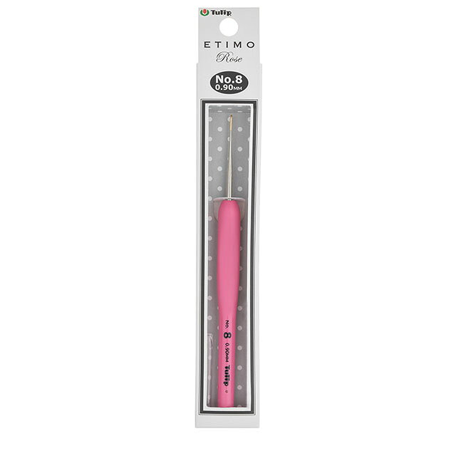 ●材質：針：スチール・ニッケルメッキ/柄：エラストマー●サイズ：NO.8（0.90mm）●内容：1本【商品の説明】サイズごとに異なるフレンチピンクグラデーションのグリップ。手にやさしくフィットする形状のやわらかグリップで、指にかかる負担を大幅に軽減しました。持ちやすく、回しやすく、すべらない独自の形状で、親指のストッパーが自然な持ち方をサポートします。丁寧に研磨したかぎ先は糸がひっかからず、スムーズな編み心地です。長めの針軸なので、初心者の方でも編み目が揃えやすいです。【ご注文前に必ずお読み下さい】・表示価格は1本の価格です。・ご覧になるディスプレイ環境などにより、商品画像と実物の色味が異なる場合があります。・予告なくパッケージが変更になる場合がございます。・当社の他オンラインショップと在庫を共有しており、注文が確定しても完売・欠品の場合があります。予めご了承下さい。