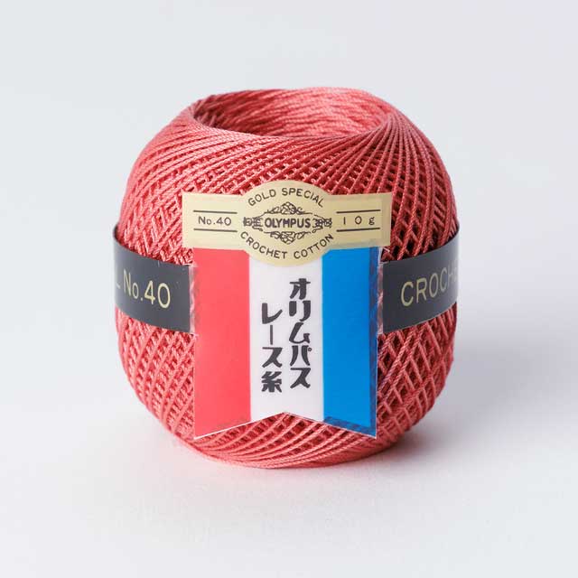 ●素材：綿100％●容量：約10g玉巻（約89m）●使用針：レース針6〜8号【商品の説明】細く、長く、しなやかで、優れた光沢をもつ最高級エジプト綿を使用し、1956年発売からロングセラーの本格的なレース糸です。最高品質で、タティングレースなど繊細な作品作りにも選びやすい10g玉巻です。【ご注意】紡績・撚糸・玉巻加工の製造工程で、玉の中に結び目が発生する場合がございます。ご了承下さいませ。濃色品は染料の性質上、色落ちしやすいので、白・淡色品と分けて洗って下さい。【ご注文前に必ずお読み下さい】・表示価格は1玉の価格です。・ご覧になるディスプレイ環境などにより、商品画像と実物の色味が異なる場合があります。・予告なくパッケージが変更になる場合がございます。・当社の他オンラインショップと在庫を共有しており、注文が確定しても完売・欠品の場合があります。予めご了承下さい。
