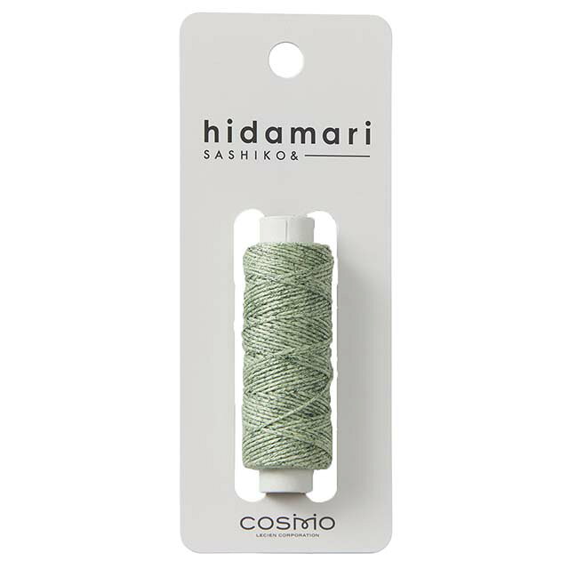●素材：綿100％●容量：1巻（約30m）●生産国：日本【商品の説明】「hidamari」は、刺し子の伝統的な技法を大切にしながら、楽しく、明るく、ぬくもりを感じられる作品づくりをコンセプトにしたブランドです。インディゴのようなムラやかすれを表現したスペック染めは、デニムのリペアなどファッションアイテムとも好相性。フリンジやポンポンにもおすすめです。すべりが良く毛羽立ちしにくい綿100％の刺し子糸で、刺し子はもちろん、刺繍や編み物、ラッピングのアクセントなど幅広い用途にお使いいただけます。【ご注意】濡れた状態で放置したり他のものと重ねたりすると、色落ちや色移りする恐れがあります。【ご注文前に必ずお読み下さい】・表示価格は1個の価格です。・ご覧になるディスプレイ環境などにより、商品画像と実物の色味が異なる場合があります。・予告なくパッケージが変更になる場合がございます。・当社の他オンラインショップと在庫を共有しており、注文が確定しても完売・欠品の場合があります。予めご了承下さい。