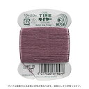 ●素材：シルク100％●長さ：20m巻き●針：メリケン針4〜6号【商品の詳細】美しい光沢としなやかな感触があり、滑らかで弾力性に富んだ絹穴糸です。ほどよい強さと、ほどよい伸びは、布地を傷めず、布地にまけないなじみ良さを備え穴かがりやボタン付けに適しています。タティングレースなどにもおすすめです。【誠に恐れ入りますが、下記をご了承の上ご注文ください。】・当社物流システムの都合上、生地と糸の色合わせやご相談は一切承っておりません。・画像のお色はディスプレイや視覚環境等により、実際の色とはかなり誤差がある場合がございます。必ず商品名の色番号と番手（糸の太さ）をご確認の上、ご注文くださいませ。・お手持ちの生地に合う色をお探しの場合は、色見本帳にてご確認いただく事をおすすめ致します。・オカダヤが運営する他の店舗と在庫を共有しており、ご注文が確定しても完売・欠品状態である場合がございますので、予めご了承下さいませ。