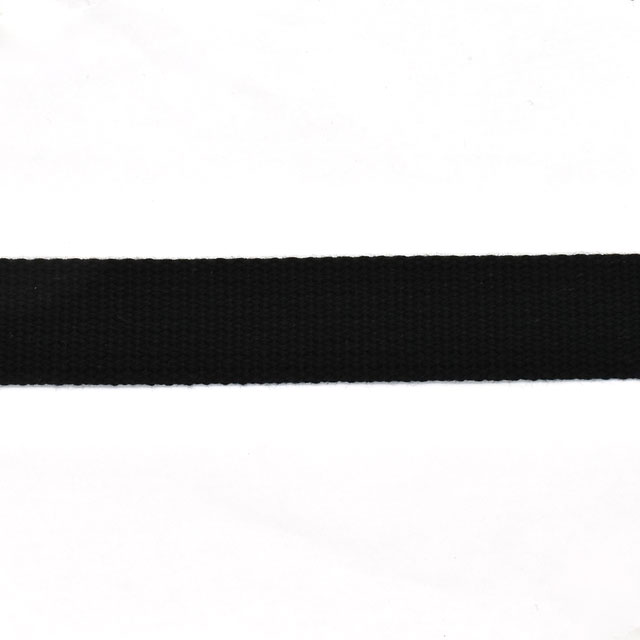 ●素材：アクリル100%●サイズ：約25mm幅/約2mm厚【商品の詳細】袋とじ織のカラーテープです。ソフトな肌触りなので入園入学などの子供用グッズにもおすすめです。25mm幅はお子様でも握りやすく、レッスンバッグ・上履き入れ、子供用のリュッ...