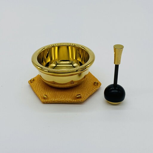 岡田屋布施オリジナルおりん 1.8寸口径:5.5cm 高さ:2.6cm材質:真鍮製 岡田屋布施オリジナルおりん 1.8寸口径:5.5cm 高さ:2.6cm材質:真鍮製