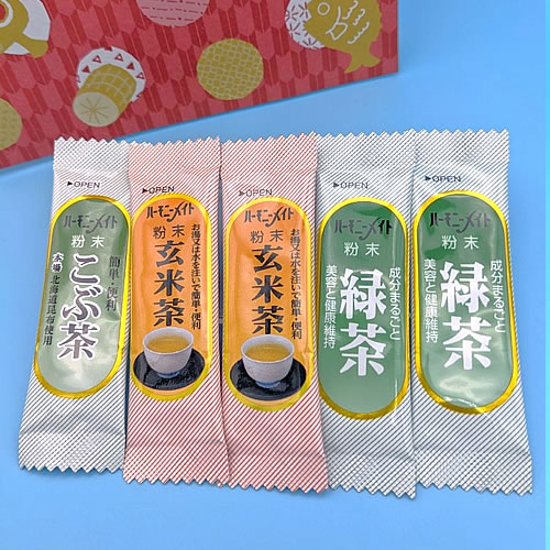 お返し ギフト専門店 しきたり美人の大納言ようかんと粉末スティック MI-YO |敬老の日 早割 敬老会 粗品 記念品 贈り物 プレゼント プチギフト お菓子 和菓子 お茶請け 茶菓子 羊羹 緑茶 焙じ茶 500円 1000円 以下 品物 消耗品 甘味セット ギフト 祖供養 香典返し お礼の品 お見舞い返し｜アングル2
