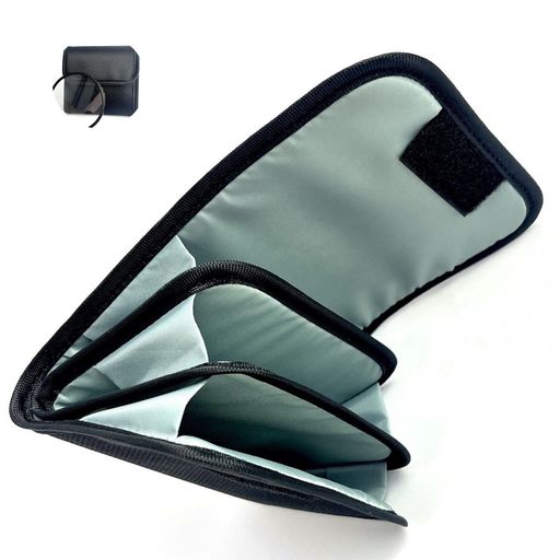 【商品仕様】:フィルターケース サイズ:110 x 110 mm。カラー:ブラック。適用するフィルター直径:82 mm。 【高品質の効果】:耐久性のあるナイロン素材でできており、防水性、耐衝撃性、柔軟性に優れている。裏地の素材は柔らかい繊維布で製作され、思わぬ衝撃でも、フィルターレンズをしっかり保護できます。 【使い方は色々】:フィルターをそれぞれの裏地ポケットに入れて、ほこりや水からフィルターを保護できます。フィルターを取り出してとても便利です。 【特徴】:カメラフィルターケースは、フィルターをほこりから守り、フィルターの上に落ちるほこりや小さな砂を最小限に抑え、写真生活を便利にするために使用できます。 【実用】:カメラレンズフィルターポーチには、メモリーカード、ストレージカード、レンズクロス、ケーブルなども収納できます。