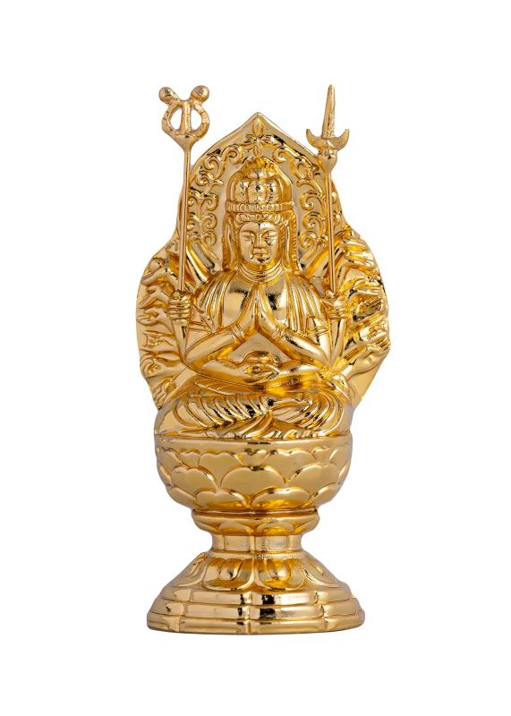 仏像 千手観音菩薩 【小 7cm（金メッキ/24金） 仏師：渡辺景秋 原型＿（子年生まれ）十二支守り本尊 干支 高岡銅器(せんじゅかんのんぼさつS)シリーズ：十二支の守護本尊（純金メッキ仕上げ）　約7cm デスクの引き出し/バッグの隙間 狭い場所でもすっぽり収まる、携帯サイズのミニ仏像本体サイズ(約)：高さ7.0×幅3.2×奥行2.0cm (身丈3.4cm)　重さ：90g　製品内容：本体　化粧箱入材質：合金製（仏師 渡辺景秋 原型）　純金メッキ仕上げ　【高岡銅器/日本製子(ねずみ)年生まれのお守り本尊　こちらは金属製の国産鋳造仏です。趣きあるインテリアとして、また心のよりどころとして、日々の暮らしの中でお楽しみ頂けるサイズとなります。
