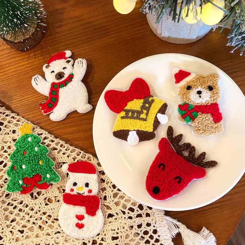 ヘアクリップ レディース クリスマス 鈴 クマ 鹿角 雪だるま 布製 かわいい おしゃれ 普段使い 韓国 パーティー イベント プレゼント お出かけ ファッション小物 冬 オールシ