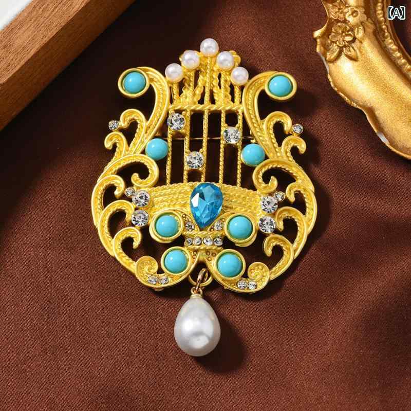 ブローチ メンズ レディース レトロ バロック 国風 箜篌 楽器 モチーフ 音符 ターコイズ マットゴールド 透かし 合金 ジルコニア 装飾 ピン チャイナドレス 大衣 秋 アクセサリー 宮廷風 アートスタイル ファッション 多機能 固定 普段