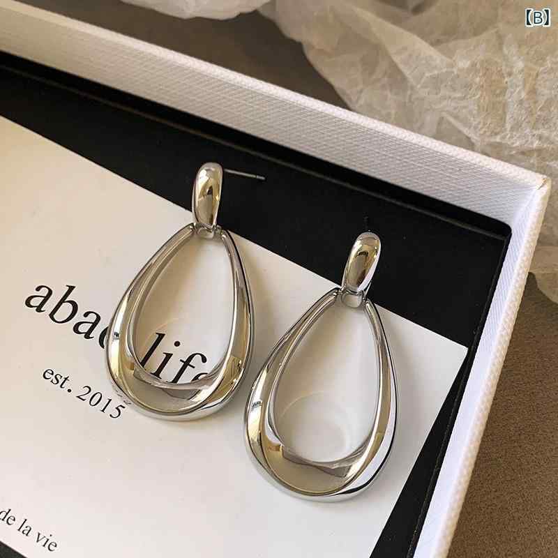 櫻花舎楽天市場店のピアス レディース 水滴 ドロップ ティアドロップ 耳飾り 耳輪 スタッドピアス レトロ シック 個性的 シンプル 上品 華やか エレガント 高級感 トレンド ジュエリー アクセサリー デイリー 普段使い オフィス 通勤 ファッション 小物 合金 電気メ｜アングル3