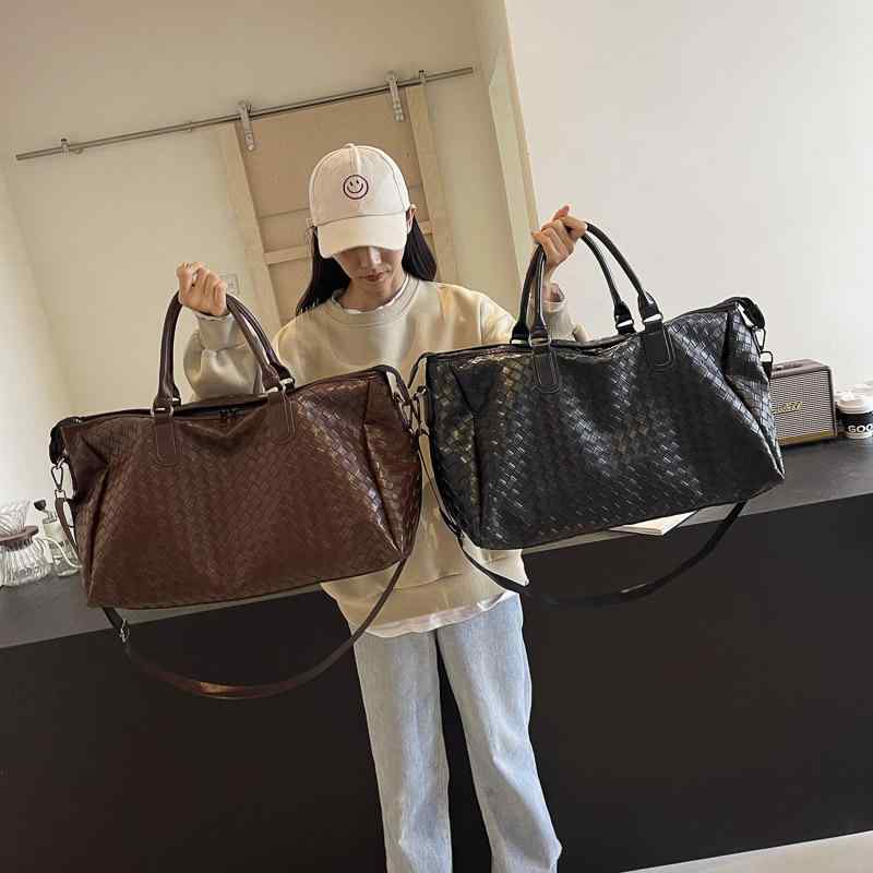 ・カテゴリ: リュックサック・素材: PU、ポリエステル・対象: レディース・カラー: ブラック、ピンク、コーヒー、オフホワイト・要素: 編み込み・スタイル: ストリート・用途: デイリーユース・特徴: 36-55L・機能: 通気性、超軽量、耐摩耗、荷重軽減