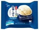 商品説明名称牧場しぼり（バニラ） 内容量内容量120ml　 栄養成分表示/1個当たりエネルギー：195kcalたんぱく質：3.6g脂質：10.8g炭水化物：20.8gナトリウム：54mg　 希望小売価格1個（税抜）140円原材料名種類別：アイスクリーム 成分規格：無脂乳固形分9．3％　乳脂肪分10．0％　卵脂肪分0．5％ 原材料名：生乳、乳製品、砂糖、水あめ、卵黄、バニラビーンズ、食塩、安定剤（増粘多糖類）、香料、乳化剤、カロチン色素 賞味期限 アイスクリーム等（アイスクリーム・アイスミルク・ラクトアイス・氷菓）、には賞味期限などの表示はありません。：以下、日本アイスクリーム協会HPより一部抜粋 ＊アイスクリームは、温度管理がきちんとされていれば、細菌が減ることはあっても増えることはなく、長期間保存しても品質変化は極めてわずかといえます。 ＊厚生労働省の「乳及び乳製品の成分規格等に関する省令」や、農林水産省の「加工食品品質表示基準」の規定により、「アイスクリーム類にあっては、期限及びその保存方法を省略することができる」（乳等省令・第7条第6項）と定められています。 ＊これらのことを受けて業界団体が定め、公正取引委員会で認定された「アイスクリーム類及び氷菓の表示に関する公正競争規約」では、賞味期限表示に代えて、枠などで囲われた部分の外側のところに、「ご家庭では−18℃以下で保存して下さい」、あるいは、「要冷凍（−18℃以下保存）」などと記載して、お客様がアイスを保存するときの注意をお願いしています。 保存方法要冷凍（-18℃以下）製造者または販売者販売者　江崎グリコ株式会社大阪市西淀川区歌島4−6−5 出荷に関して 当商品はメーカー出荷時のダンボール箱をそのまま使用しての発送と致しますので、ご了承ください。 また常温商品と同梱はできません。別々の送料がかかります。この商品は海外発送不可です。商品注意事項パッケージデザイン等は予告無く変更する場合があります。 パッケージデザインが異なる場合でも返品・交換のご対応は不可とさせていただいております。 お手元に届きました商品が解凍していた場合は、冷凍保存の上、最寄のヤマト運輸営業所またはセンターにご連絡ください。 その他、返品等についての詳細はナビボタンの『決済・配送・返品について』をご覧ください。その他代金のお支払いをお振込み等される場合は、楽天からのお買い上げ後の自動配信メールの後に、 当店からお取引の詳細に付きましてメールを差し上げますのでそのメールに記載してある合計金額をお振込みください。2015.7月ヤマト運輸はアイスクリームに関しての発送方法の発表がありました。 以前と異なり今後、段ボール梱包のアイスクリームは解凍事故があった際の補償ができないとのことでした。 これまでに当店での解凍事故の報告は非常に少なく、この商品と同様の商品等も解凍事故の報告は無かったのですが、今後、全く無いとは言えませんので段ボール梱包での解凍事故の際の補償が無いことを何卒ご了承の程お願い致します。 段ボール梱包発送(補償無し) 1箱は、ヤマト運輸クール冷凍便80サイズ、2箱は、同100サイズでの発送3箱、4箱は、同120サイズでの発送となります。5箱以上は、複数個口での発送となります。ご注文承諾メールで送料をお知らせ致します。お届け地域の送料は、会社概要の送料料金表をご確認ください。