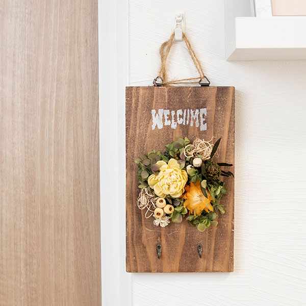 Rakuten - プリザーブドフラワー キーフックボード【champs de fleurs】(インテリア 置物 お花 壁掛け 鍵掛け)日本製 ハンドメイド 北欧 雑貨 贈り物 ギフト おしゃれ 大人かわいい
