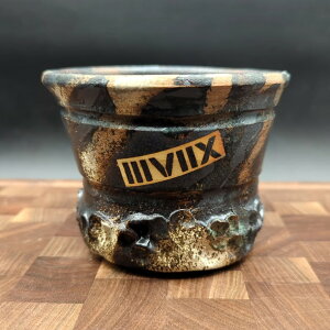 陶器製 植木鉢 Mサイズ Mad Army マッドアーミー カモフラ柄 迷彩 ミリタリー by IIIVIIX イーヴィックス 一点物 コーデックス アガベ 塊根植物 多肉植物 グラキリス エケベリア パキポディウム 亀甲竜