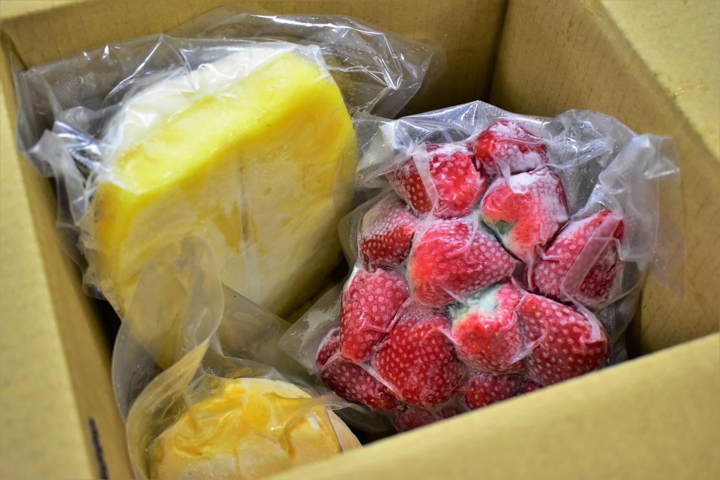 ひんやりフルーツマルシェ〜ハルサーゆかむんセット〜 1.5kg 送料込フルーツ 冷凍 完熟マンゴー パイナップル イチゴ 沖縄県産 セット プレゼント ギフト 贈り物 詰め合わせ