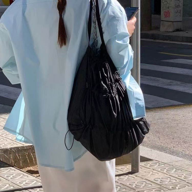 リュック 軽い 大容量 大人 韓国 大きめ 女子 リュックサック バッグ 無地 巾着 ナ...