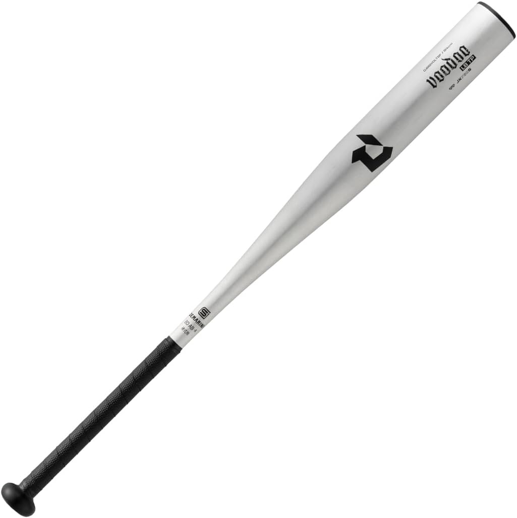 ●メーカー/ディマリニ ●一般硬式用金属製バット ●ヴードゥ LB TP ●カラー/シルバー ●84cm-900g平均(WBD26610208490) ●素材：JX760S(超々ジュラルミン) ●縦研磨加工 ●トップバランス ●グリップテープ：WB574560 ●日本製●打球部の平行部を長くし、スウィ―トスポットを拡大した縦振りにマッチするトップバランスモデル●打球部の先端と手元の肉厚を薄くした「TTテクノロジー」を採用しており、ボールが当たった瞬間のバット全体のたわみによる広いスウィートスポットと高反発が特徴です。※北海道、沖縄 配送不可