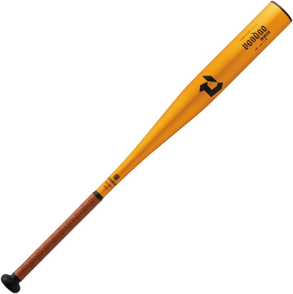 ●メーカー/ディマリニ ●一般硬式用金属製バット ●ヴードゥ LB MD ●カラー/ゴールド ●83cm-900g平均(WBD26610308390) ●素材：JX760S(超々ジュラルミン) ●縦研磨加工 ●ミドルバランス ●グリップテープ：WB5745502 ●日本製●打球部の平行部を長くし、スウィ―トスポットを拡大した振りやすいミドルバランスモデル 打球部の先端と手元の肉厚を薄くすることで、ボールが当たった瞬間にバット全体がたわみ、広いスウィートスポットと高反発を生み出す「TTテクノロジー」を採用※北海道、沖縄 配送不可