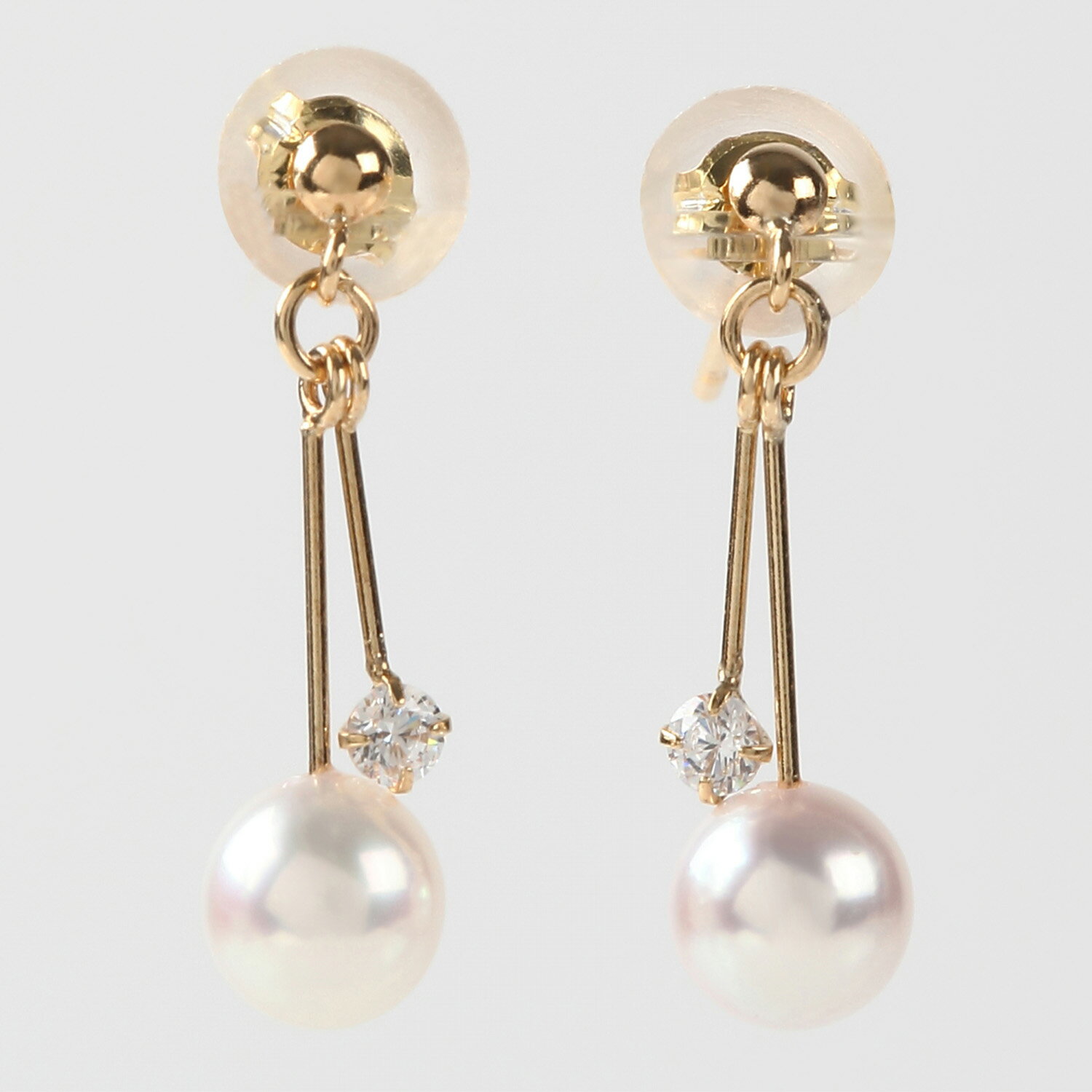 ピアス 真珠 ゴールド 18 金属アレルギー 安心 あこや真珠 4.5mm かわいい おしゃれ キャッチ ハンドメイド 綺麗 レディース K18日本製 アコヤ真...