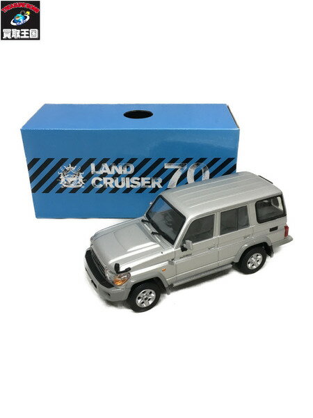 TOYOTA ランドクルーザー70 1/30 カラーサンプル 1F7 シルバーメタリック【中古】のサムネイル