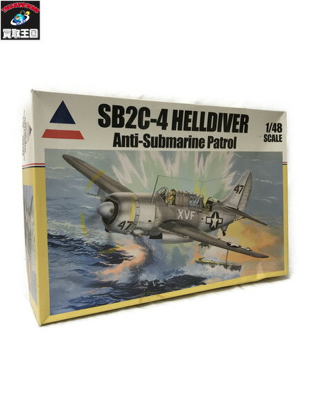 1/48　SB2C-4　ヘルダイバー ※一部開封【中古】のサムネイル