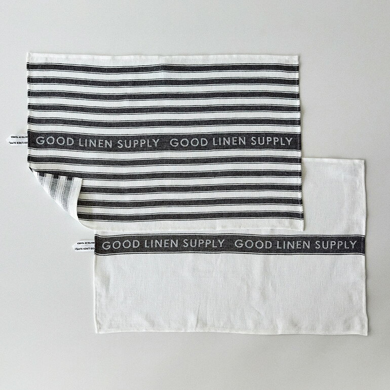 【5％OFFクーポン配布中】GOOD LINEN SUPPLY グッドリネンサプライ KITCHEN TOWEL SATIN LOGO LINE キッチンタオル キッチンクロス ふきん 布巾 食器拭き リネン 麻 吸水 速乾 ループ付 ロゴ プリント 70×47cm ☆