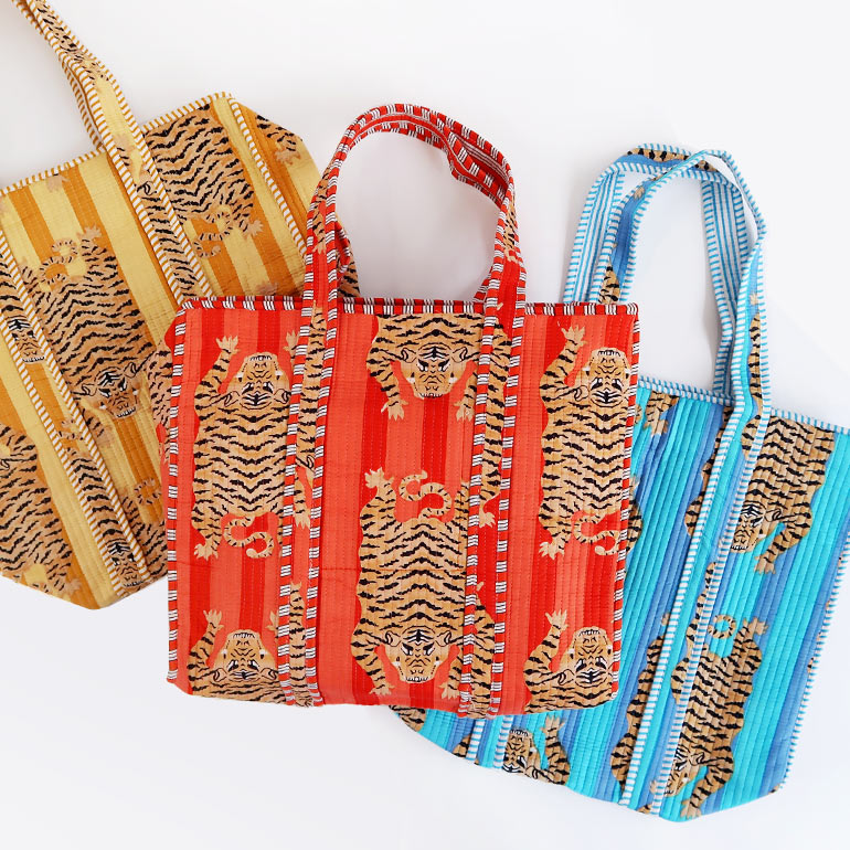 樂天商城 - 【マラソンP最大49倍+10%オフ】インストゥルメンタルTIGER QUILT BAG【全3色】[トートバッグ ファスナー 大容量 キルティング素材 キルト タイガー トラ エスニック ]