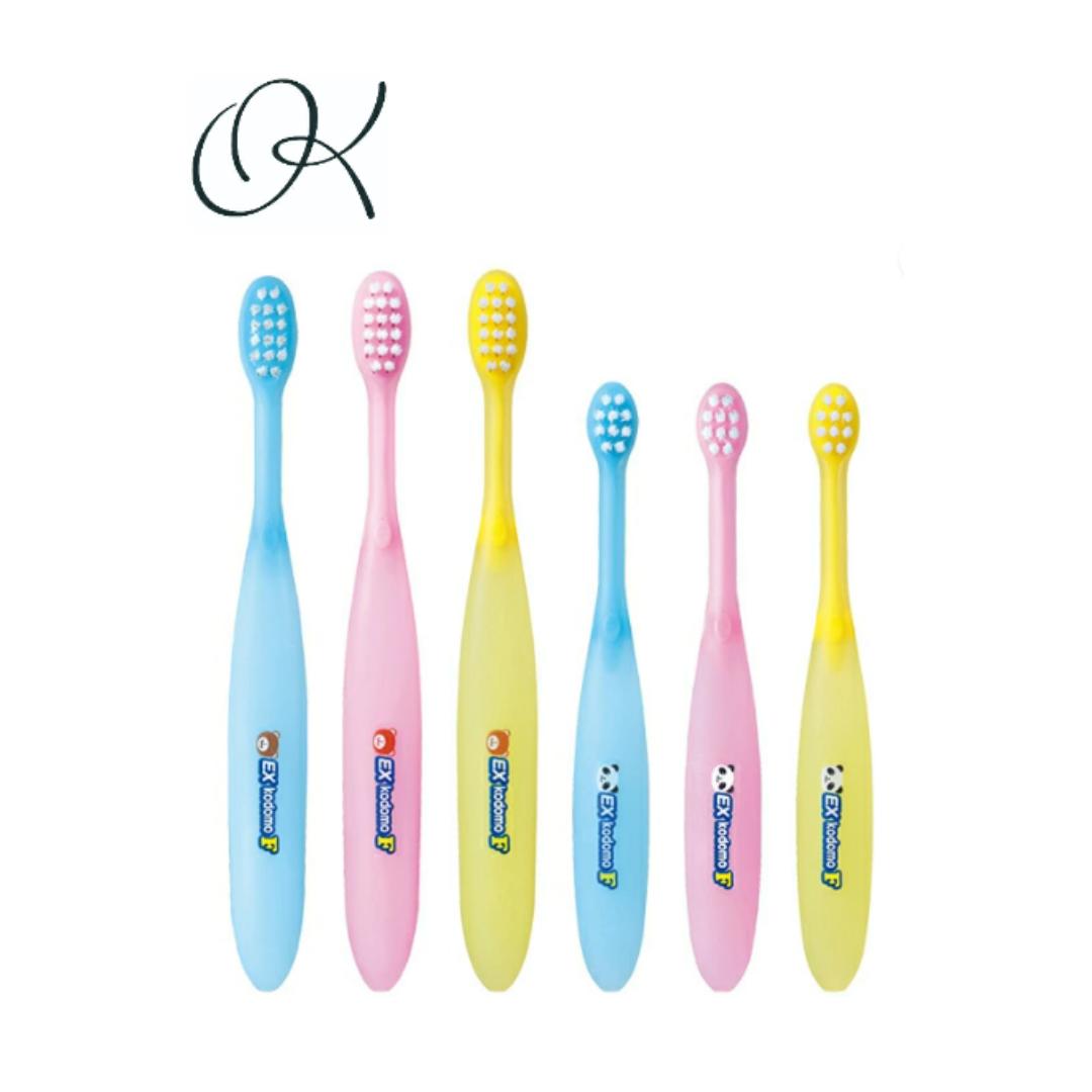 【3個セット】DENT.EX kodomo F 歯ブラシ 毛の硬さ 0〜2才用(やわらかめ)/3〜5才用(ふつう)ハンドルカラーブルー/ピンク/イエロー
