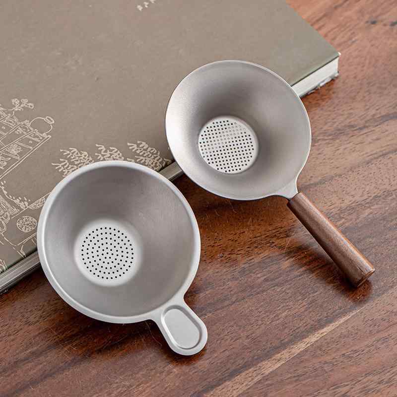 ・カテゴリ: 茶漉し・主な素材: チタン・重量: 約150g・スタイル: 新中国風・カラー展開: 純チタン、チタン（木製持ち手）・カテゴリ: 茶漉し・主な素材: チタン・重量: 約150g・スタイル: 新中国風・カラー展開: 純チタン、チタン（木製持ち手）