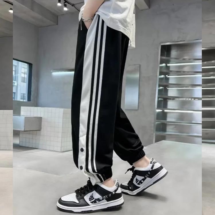 OKTのジャージパンツ バスケパンツ キッズ 裾ボタン ジュニア ジャージ バスケットボール 練習用パンツ サイドライン スナップボタン 男の子 下 バスケットボールパンツ 長ズボン｜アングル3