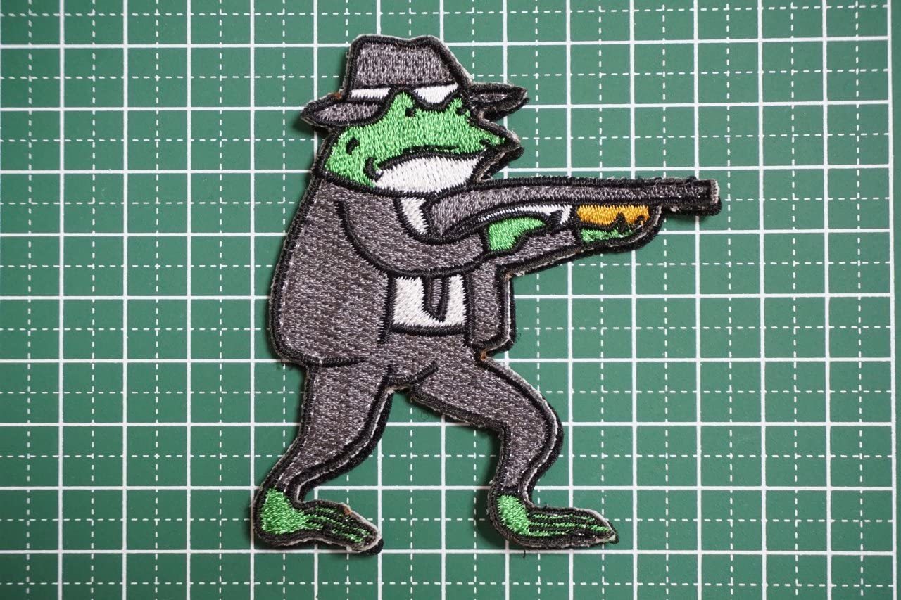 奥田金正堂のワッペン屋Dongri マジックテープワッペン ベルクロワッペン 鳥獣戯画 パロディ カエル 浮世絵 ギャング 全面刺繍 マジックテープ式 ベルクロ ワッペン パッチ サバゲー ミリタリー A0270｜アングル2