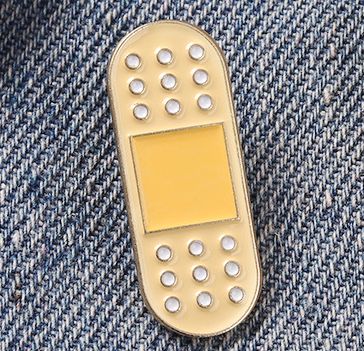 絆創膏 合金製 ピンバッジ バタフライクラッチ バッジ ラペルピン ブローチ スーツ...