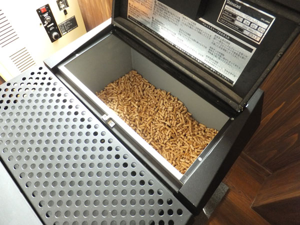 奥美濃の里木質ペレット ストーブ用 燃料 猫砂 10kg 16.5L 岐阜県産杉・桧使用通販格安セール情報 楽天 通販