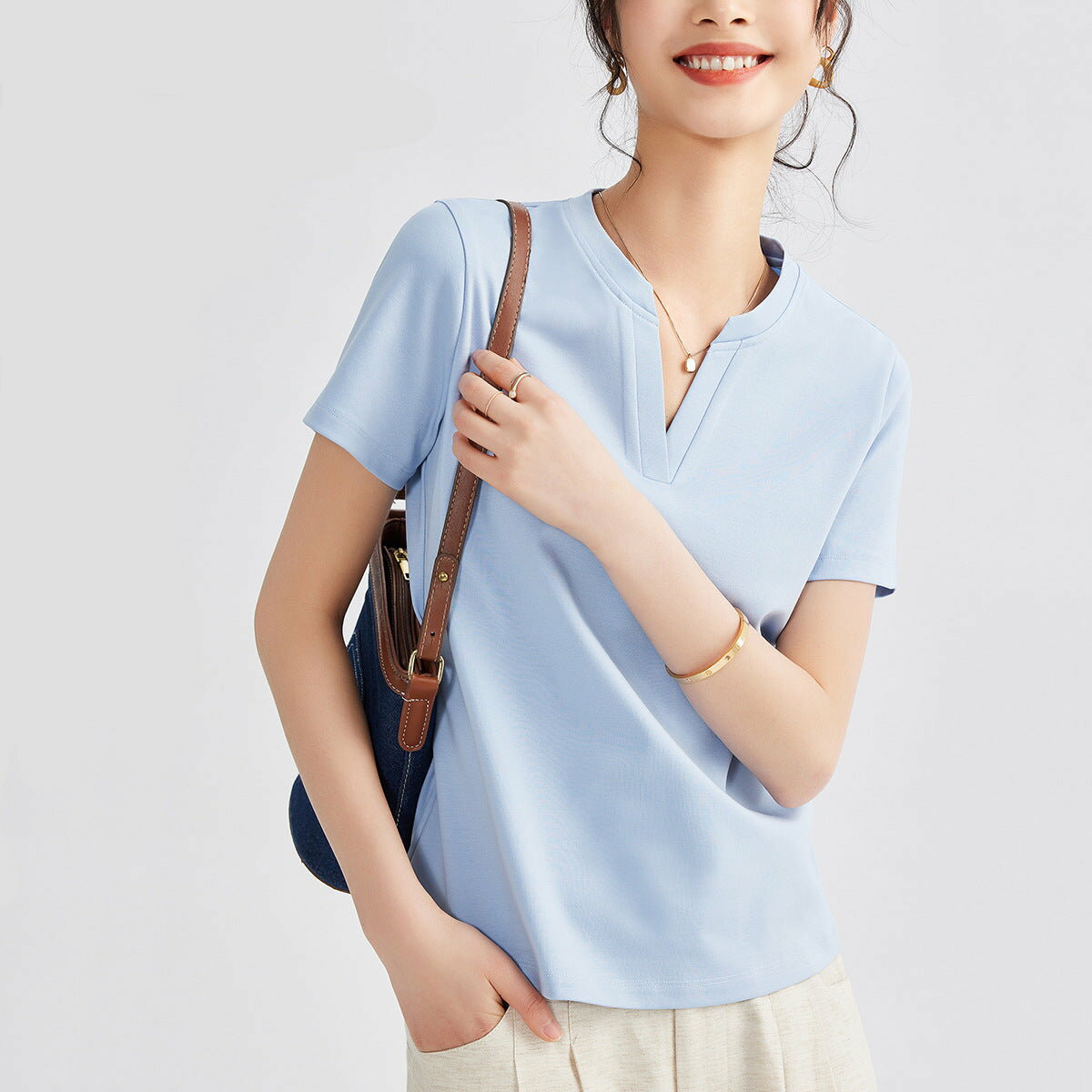 Rakuten - 上質両面シルク混Vネック半袖Tシャツ レディース 無地デザイン