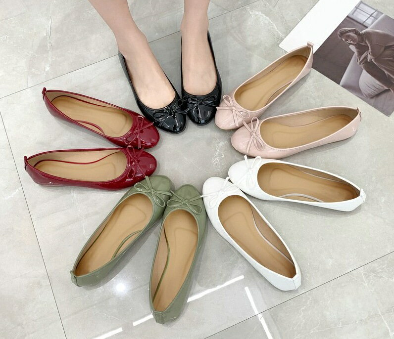 つま先が隠れる バレエシューズ レディース フェイクレザー リボン付き 柔らか フラットソール ぺたんこ 歩きやすい 春夏秋 ブラック ピンク ホワイト レッド グリーン 36〜41