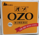 商品説明 湿疹、かゆみ、ただれ、あかぎれ、ちょっとした切り傷などに効く、家庭の重宝薬です。 効能・効果 火傷、凍傷、あかぎれ、ひび、毒中の螯傷、湿疹、靴ずれ、かぶれ、肌あれ、打撲傷、挫傷、とびひ、にきび、吹出物、頭痛、神経痛、肩のこり、痔、切り傷、ただれ、歯痛、鼻緒ずれ、深爪、生爪、糸かせ、あせも、痒疹、ひげそり後、外耳炎、陰部のただれ、或いは裂傷、リウマチス、踏抜、日焼、雪焼け、潮焼、冷湿布の代用、鼻孔の腫物 使用上の注意 ●相談すること 1.次の人は使用前に医師または薬剤師に相談すること （1）医師の治療を受けている人 （2）本人または家族がアレルギー体質の人 （3）薬によりアレルギー症状を起こしたことがある人 （4）患部が広範囲の人 （5）深い傷やひどいやけどの人 （6）湿潤やただれのひどい人 2.次の場合は、直ちに使用を中止し、説明書を持って医師又は薬剤師に相談すること （1）使用後、次の症状があらわれた場合 　　　皮ふ・・・発疹・発赤、かゆみ （2）5〜6日間使用しても症状がよくならない場合 ※説明書をよく読んでからご使用ください。 成分・分量 （1g中）アクリノール：0.8mg サリチル酸メチル：8.0mg 酸化亜鉛：45.0mg dl-カンフル：55.0mg 添加物：精製ラノリン、ステアリン酸、パラフィン、白色ワセリン、l-メントール、ユーカリ油を含有します。（以上いずれも日本薬局方） 用法・用量 適量を患部に塗布あるいは塗擦してください 【用法・用量に関連した注意】 （1）小児に使用させる場合には、保護者の指導監督のもとに使用させること。 （2)目に入らないように注意すること。万一、目に入った場合には、すぐに水又はぬるま湯で洗うこと。なお、症状が重い場合には、眼科医の診療を受けること。 （3）外用にのみ使用すること。 　※やけど　まず最初に患部を冷水で冷やしてからオゾをぬってください。 　※切り傷　傷口をきれいな水等で清潔にしてからオゾをぬってください。 内容量 26g×2 保管及び取り扱い上の注意 （1）直射日光の当たらない湿気の少ない涼しい所に密栓して保管してください。 （2）小児の手の届かない所に保管してください。 （3）他の容器に入れ替えないでください。（誤用の原因になったり品質が変わることがあります。） （4）使用期限（外箱に記載）を過ぎたものは服用しないでください。 お問い合わせ先 ココ第一薬局　045-364-3400 製造販売元（会社名・住所） 明治薬品株式会社〒101-0021　東京都千代田区外神田4丁目11番3号 広告文責 株式会社ココ第一薬品薬剤師：和田　弘 発売元 明治製菓株式会社 生産国 日本 商品区分 医薬品：【第3類医薬品】 楽天国際配送対象商品（海外配送) 詳細はこちらです。 Rakuten International Shipping ItemDetails click here 検索ワード おぞ、オゾ、ozo 　こちらの商品は約、　38g　の重さです。 　使用期限まで1年以上あるものをお送りします。