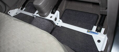 日産マーチ3ドア(AK12)フロアブレース