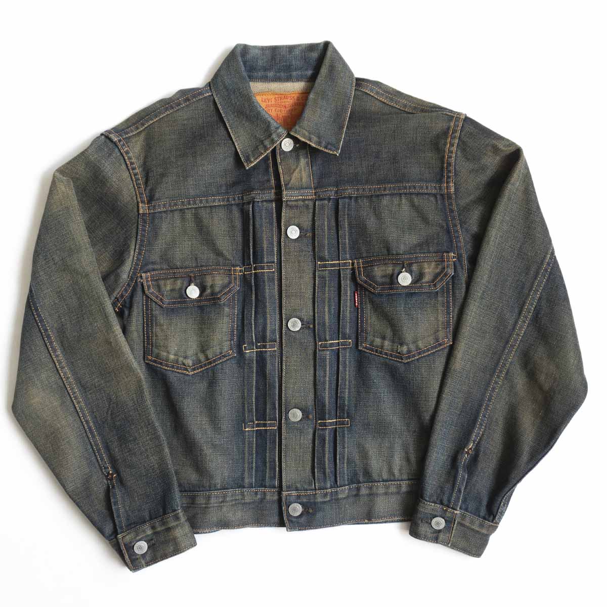 〔商品説明〕 LEVI'S VINTAGE CLOTHING 507XX BIG E デニムジャケット 日本製の507XXです。 雰囲気抜群の一着です。 〔サイズ〕 38 肩幅47.5cm身幅52.5cm着丈57cm袖丈58.5cm 〔状態〕 美品になります。 もとより加工が施されております。 デニム素材特有のアタリやムラ感、風合い等ございます。 神経質な方はお控え下さい。