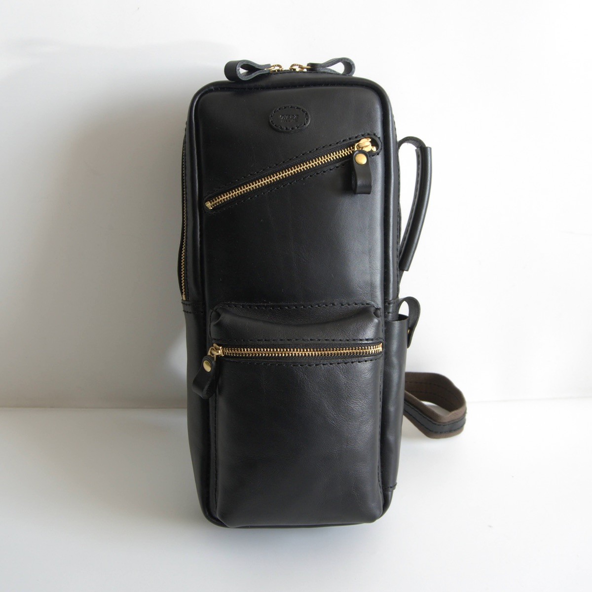 【美品】 HERZ ヘルツ 【ワンショルダー・ファスナータイプ(F-34)】ブラック レザー 25100073