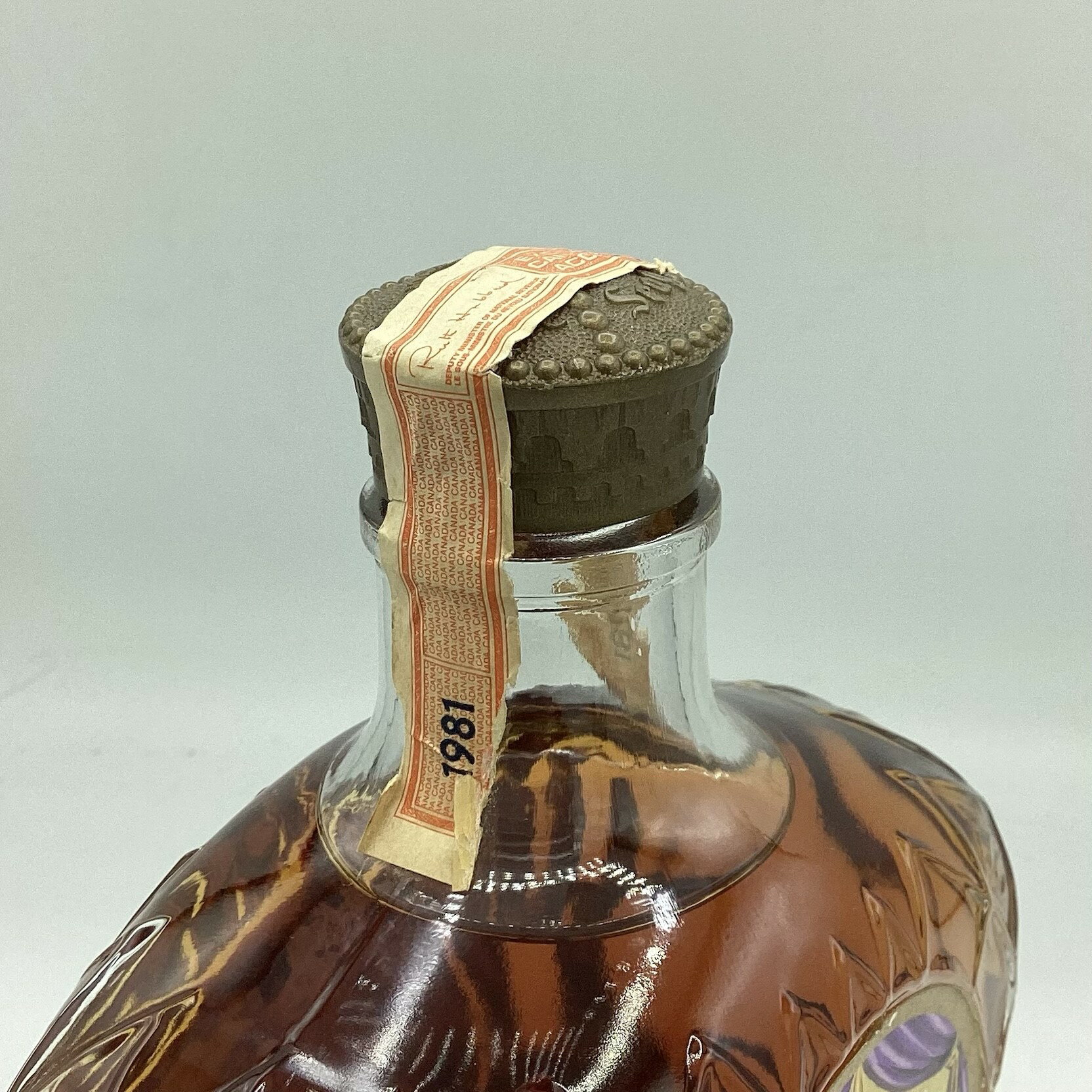 ���饦�������� 1981 750ml 40�� Crown Royal 1981 ������ɥܥȥ� ������ơ�����������������ή���ʡ�