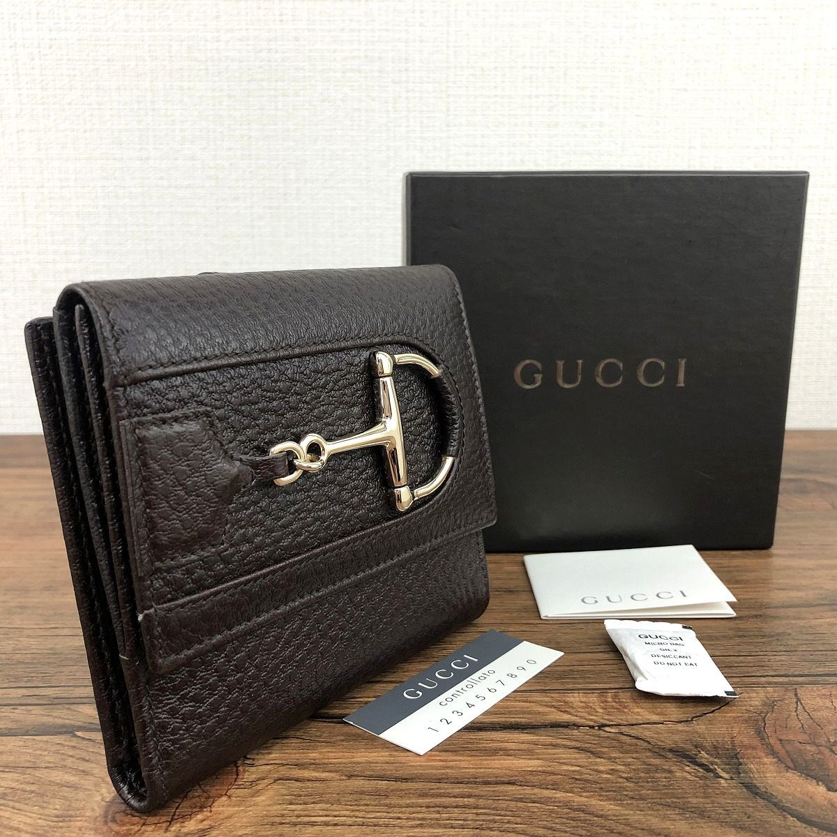 【中古】送料込み！ 未使用品 GUCCI W