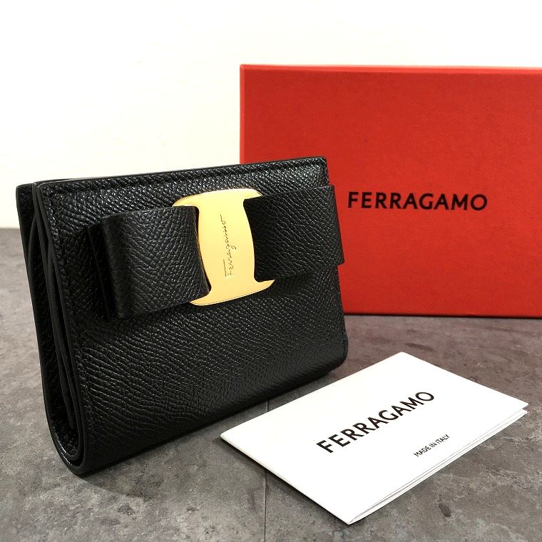 B, F, H, J, P, W - 【中古】 送料込み！ 未使用品 Salvatore Ferragamo コンパクトウォレット ブラック ヴァラ 箱付き 29