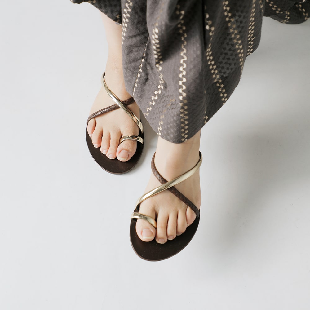 【30%OFF】NICOLAS LAINAS ニコラスライナス クロス スネークベルト フラット トング サンダル 905-lt-kk 2025ss新作 レディース【サイズ交換初回無料】【☆】のサムネイル