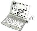 【中古】SEIKO IC DICTIONARY 電子辞書 SR-G9000 (英語本格モデル 34コンテンツ収録 音声対応 高精細VGA液晶搭載)【メーカー名】セイコーインスツル【メーカー型番】SR-G9000【ブランド名】セイコーインスツル【商品説明】 こちらの商品は中古品となっております。 画像はイメージ写真ですので 商品のコンディション・付属品の有無については入荷の度異なります。 買取時より付属していたものはお付けしておりますが付属品や消耗品に保証はございません。 商品ページ画像以外の付属品はございませんのでご了承下さいませ。 中古品のため使用に影響ない程度の使用感・経年劣化（傷、汚れなど）がある場合がございます。 また、中古品の特性上ギフトには適しておりません。 製品に関する詳細や設定方法は メーカーへ直接お問い合わせいただきますようお願い致します。 当店では初期不良に限り 商品到着から7日間は返品を受付けております。 他モールとの併売品の為 完売の際はご連絡致しますのでご了承ください。 プリンター・印刷機器のご注意点 インクは配送中のインク漏れ防止の為、付属しておりませんのでご了承下さい。 ドライバー等ソフトウェア・マニュアルはメーカーサイトより最新版のダウンロードをお願い致します。 ゲームソフトのご注意点 特典・付属品・パッケージ・プロダクトコード・ダウンロードコード等は 付属していない場合がございますので事前にお問合せ下さい。 商品名に「輸入版 / 海外版 / IMPORT 」と記載されている海外版ゲームソフトの一部は日本版のゲーム機では動作しません。 お持ちのゲーム機のバージョンをあらかじめご参照のうえ動作の有無をご確認ください。 輸入版ゲームについてはメーカーサポートの対象外です。 DVD・Blu-rayのご注意点 特典・付属品・パッケージ・プロダクトコード・ダウンロードコード等は 付属していない場合がございますので事前にお問合せ下さい。 商品名に「輸入版 / 海外版 / IMPORT 」と記載されている海外版DVD・Blu-rayにつきましては 映像方式の違いの為、一般的な国内向けプレイヤーにて再生できません。 ご覧になる際はディスクの「リージョンコード」と「映像方式※DVDのみ」に再生機器側が対応している必要があります。 パソコンでは映像方式は関係ないため、リージョンコードさえ合致していれば映像方式を気にすることなく視聴可能です。 商品名に「レンタル落ち 」と記載されている商品につきましてはディスクやジャケットに管理シール（値札・セキュリティータグ・バーコード等含みます）が貼付されています。 ディスクの再生に支障の無い程度の傷やジャケットに傷み（色褪せ・破れ・汚れ・濡れ痕等）が見られる場合がありますので予めご了承ください。 2巻セット以上のレンタル落ちDVD・Blu-rayにつきましては、複数枚収納可能なトールケースに同梱してお届け致します。 トレーディングカードのご注意点 当店での「良い」表記のトレーディングカードはプレイ用でございます。 中古買取り品の為、細かなキズ・白欠け・多少の使用感がございますのでご了承下さいませ。 再録などで型番が違う場合がございます。 違った場合でも事前連絡等は致しておりませんので、型番を気にされる方はご遠慮ください。 ご注文からお届けまで 1、ご注文⇒ご注文は24時間受け付けております。 2、注文確認⇒ご注文後、当店から注文確認メールを送信します。 3、お届けまで3-10営業日程度とお考え下さい。 　※海外在庫品の場合は3週間程度かかる場合がございます。 4、入金確認⇒前払い決済をご選択の場合、ご入金確認後、配送手配を致します。 5、出荷⇒配送準備が整い次第、出荷致します。発送後に出荷完了メールにてご連絡致します。 　※離島、北海道、九州、沖縄は遅れる場合がございます。予めご了承下さい。 当店ではすり替え防止のため、シリアルナンバーを控えております。 万が一、違法行為が発覚した場合は然るべき対応を行わせていただきます。 お客様都合によるご注文後のキャンセル・返品はお受けしておりませんのでご了承下さい。 電話対応は行っておりませんので、ご質問等はメッセージまたはメールにてお願い致します。