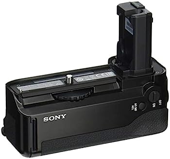 【中古】ソニー 縦位置グリップ VG-C1EM【メーカー名】【メーカー型番】【ブランド名】ソニー(SONY)【商品説明】ソニー 縦位置グリップ VG-C1EMこちらの商品は中古品となっております。 画像はイメージ写真ですので 商品のコンディション・付属品の有無については入荷の度異なります。 買取時より付属していたものはお付けしておりますが付属品や消耗品に保証はございません。 商品ページ画像以外の付属品はございませんのでご了承下さいませ。 中古品のため使用に影響ない程度の使用感・経年劣化（傷、汚れなど）がある場合がございます。 また、中古品の特性上ギフトには適しておりません。 当店では初期不良に限り 商品到着から7日間は返品を受付けております。 他モールとの併売品の為 完売の際はご連絡致しますのでご了承ください。 プリンター・印刷機器のご注意点 インクは配送中のインク漏れ防止の為、付属しておりませんのでご了承下さい。 ドライバー等ソフトウェア・マニュアルはメーカーサイトより最新版のダウンロードをお願い致します。 ゲームソフトのご注意点 特典・付属品・パッケージ・プロダクトコード・ダウンロードコード等は 付属していない場合がございますので事前にお問合せ下さい。 商品名に「輸入版 / 海外版 / IMPORT 」と記載されている海外版ゲームソフトの一部は日本版のゲーム機では動作しません。 お持ちのゲーム機のバージョンをあらかじめご参照のうえ動作の有無をご確認ください。 輸入版ゲームについてはメーカーサポートの対象外です。 DVD・Blu-rayのご注意点 特典・付属品・パッケージ・プロダクトコード・ダウンロードコード等は 付属していない場合がございますので事前にお問合せ下さい。 商品名に「輸入版 / 海外版 / IMPORT 」と記載されている海外版DVD・Blu-rayにつきましては 映像方式の違いの為、一般的な国内向けプレイヤーにて再生できません。 ご覧になる際はディスクの「リージョンコード」と「映像方式※DVDのみ」に再生機器側が対応している必要があります。 パソコンでは映像方式は関係ないため、リージョンコードさえ合致していれば映像方式を気にすることなく視聴可能です。 商品名に「レンタル落ち 」と記載されている商品につきましてはディスクやジャケットに管理シール（値札・セキュリティータグ・バーコード等含みます）が貼付されています。 ディスクの再生に支障の無い程度の傷やジャケットに傷み（色褪せ・破れ・汚れ・濡れ痕等）が見られる場合がありますので予めご了承ください。 2巻セット以上のレンタル落ちDVD・Blu-rayにつきましては、複数枚収納可能なトールケースに同梱してお届け致します。 トレーディングカードのご注意点 当店での「良い」表記のトレーディングカードはプレイ用でございます。 中古買取り品の為、細かなキズ・白欠け・多少の使用感がございますのでご了承下さいませ。 再録などで型番が違う場合がございます。 違った場合でも事前連絡等は致しておりませんので、型番を気にされる方はご遠慮ください。 ご注文からお届けまで 1、ご注文⇒ご注文は24時間受け付けております。 2、注文確認⇒ご注文後、当店から注文確認メールを送信します。 3、お届けまで3-10営業日程度とお考え下さい。 　※海外在庫品の場合は3週間程度かかる場合がございます。 4、入金確認⇒前払い決済をご選択の場合、ご入金確認後、配送手配を致します。 5、出荷⇒配送準備が整い次第、出荷致します。発送後に出荷完了メールにてご連絡致します。 　※離島、北海道、九州、沖縄は遅れる場合がございます。予めご了承下さい。 当店ではすり替え防止のため、シリアルナンバーを控えております。 万が一すり替え等ありました場合は然るべき対応をさせていただきます。 お客様都合によるご注文後のキャンセル・返品はお受けしておりませんのでご了承下さい。 電話対応はしておりませんので質問等はメッセージまたはメールにてお願い致します。