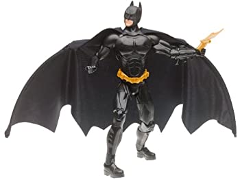 【中古】バットマンビギンズ 14インチ アクションケープ バットマン【メーカー名】マテル(MATTEL)【メーカー型番】135017【ブランド名】マテル(MATTEL)【商品説明】この度は当商品をご覧いただき、誠にありがとうございます。商品状態について使用感がほとんどない良好なコンディションです。外観は非常にきれいな状態です。初期不良について当店では、商品到着後1週間以内にご連絡をいただいた初期不良につきましては、返品・交換・修理にて対応させていただいております。万が一不具合がございました場合は、お早めにご連絡ください。商品の色味についてお使いのモニター設定やお部屋の照明環境等により、実際の商品と色味が異なって見える場合がございます。あらかじめご了承くださいますようお願いいたします。在庫について当商品は他モールとの併売商品となっております。そのため、ご注文のタイミングによっては在庫切れとなる場合がございます。その際は、速やかにご連絡させていただきますので、あらかじめご了承ください。発送についてご注文確認後、順次発送の手配を行っております。お届けまでの目安は、3-10日程度となります。ご注文からお届けまでの流れ1．ご注文　ご注文は24時間受け付けております。2．ご注文確認　ご注文後、当店よりご注文確認メールをお送りいたします。3．発送準備期間　お届けまで3-10営業日程度を目安にお考えください。　※海外在庫品の場合は、3週間程度お時間をいただく場合がございます。4．ご入金確認　前払い決済をご選択の場合は、ご入金確認後に発送手配を行います。5．出荷　配送準備が整い次第、商品を出荷いたします。　発送後は、出荷完了メールにてご案内いたします。ご注意事項・お客様都合によるご注文後のキャンセル・返品はお受けしておりません。・誠に恐れ入りますが、電話での対応は行っておりません。　ご質問やお問い合わせは、メッセージまたはメールにてお願いいたします。ご不明な点がございましたら、お気軽にお問い合わせください。最後までお読みいただき、誠にありがとうございます。